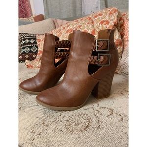 Heeled boots